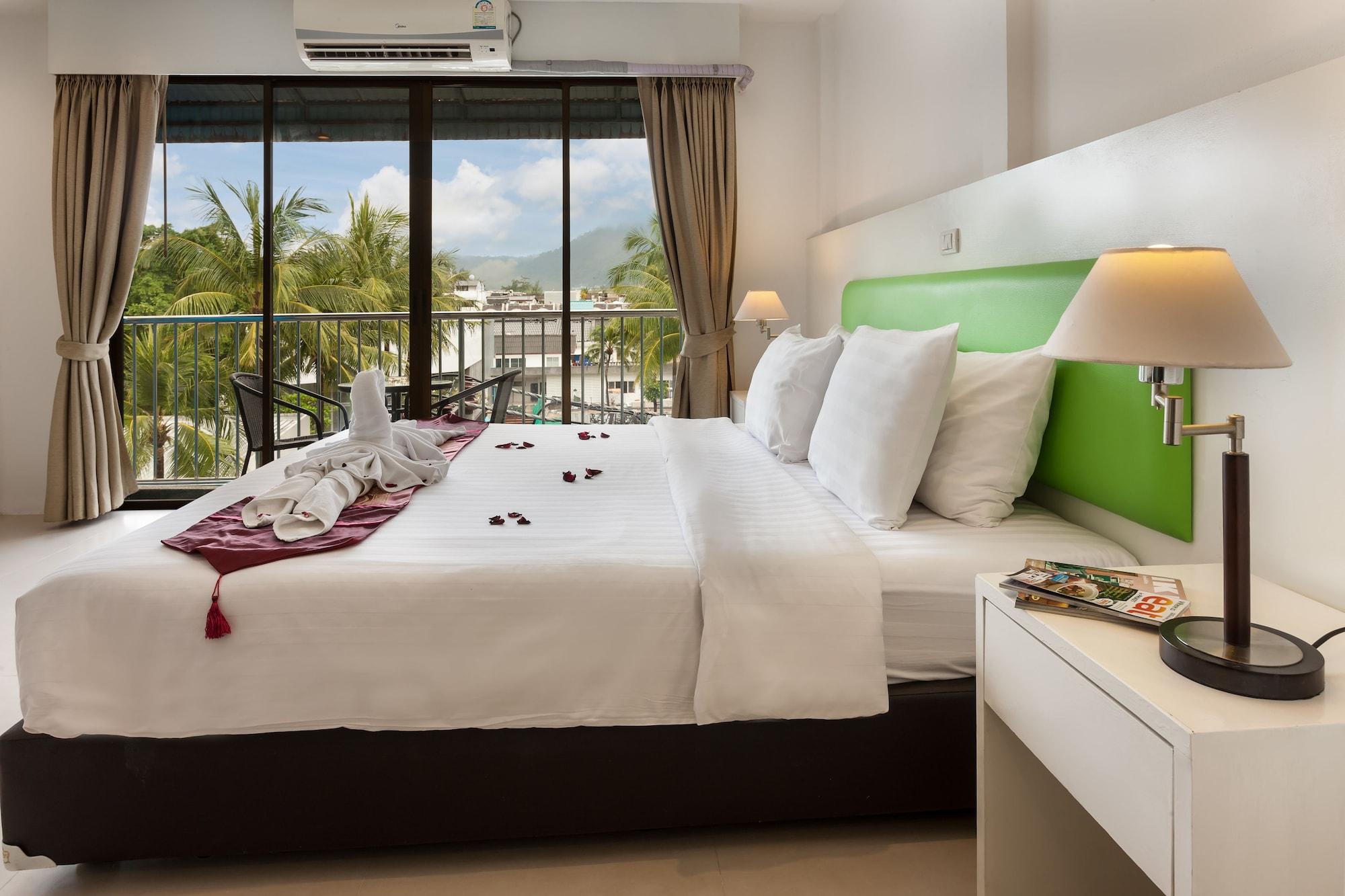 Armoni Patong Beach Hotel Exterior foto