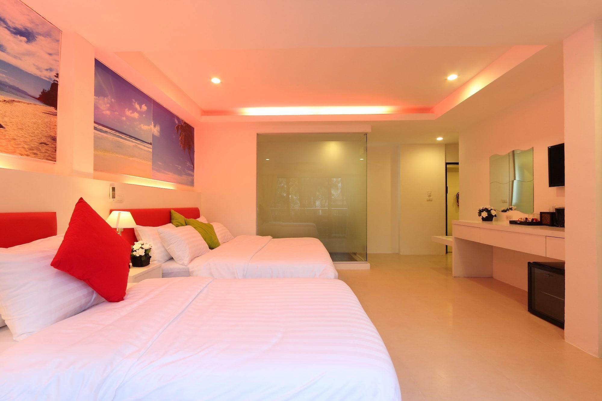 Armoni Patong Beach Hotel Exterior foto