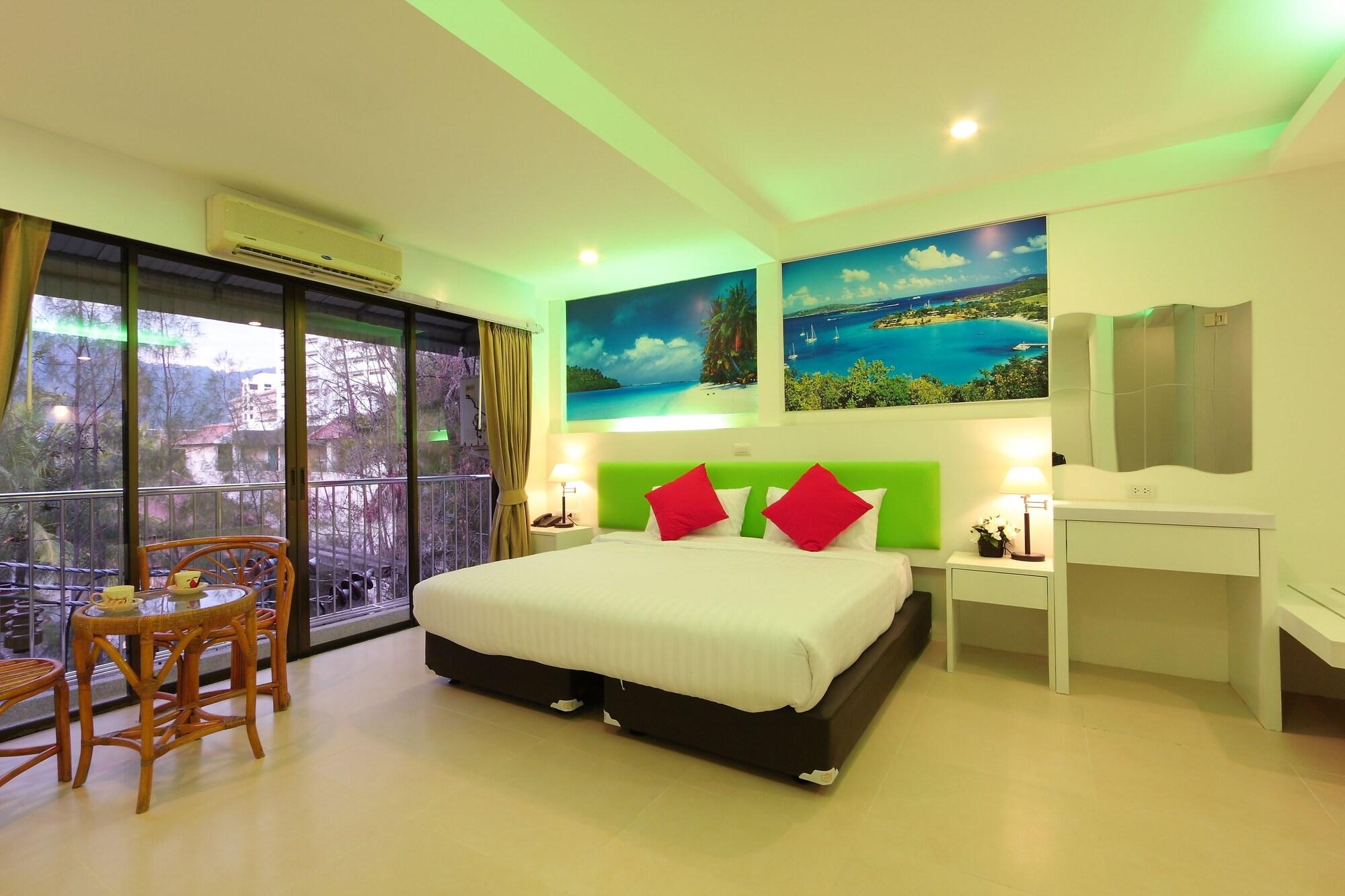 Armoni Patong Beach Hotel Exterior foto