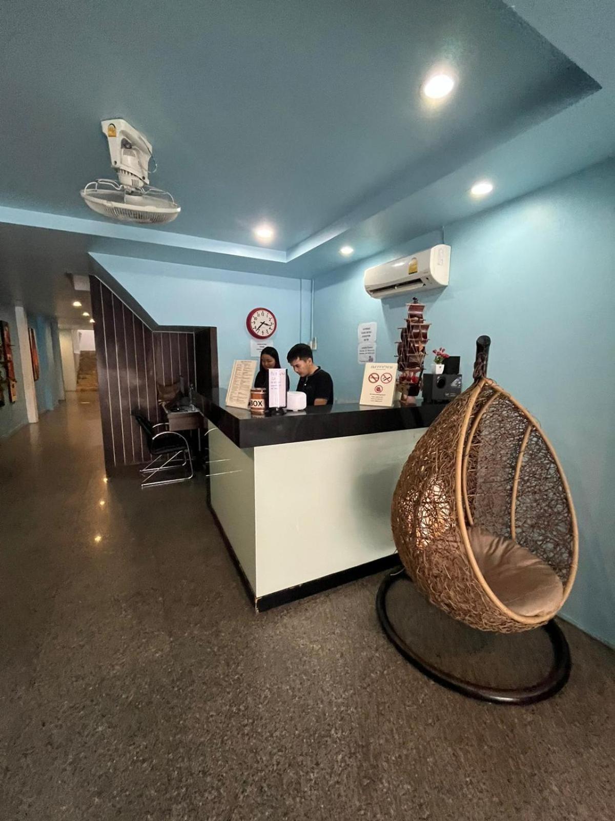 Armoni Patong Beach Hotel Exterior foto