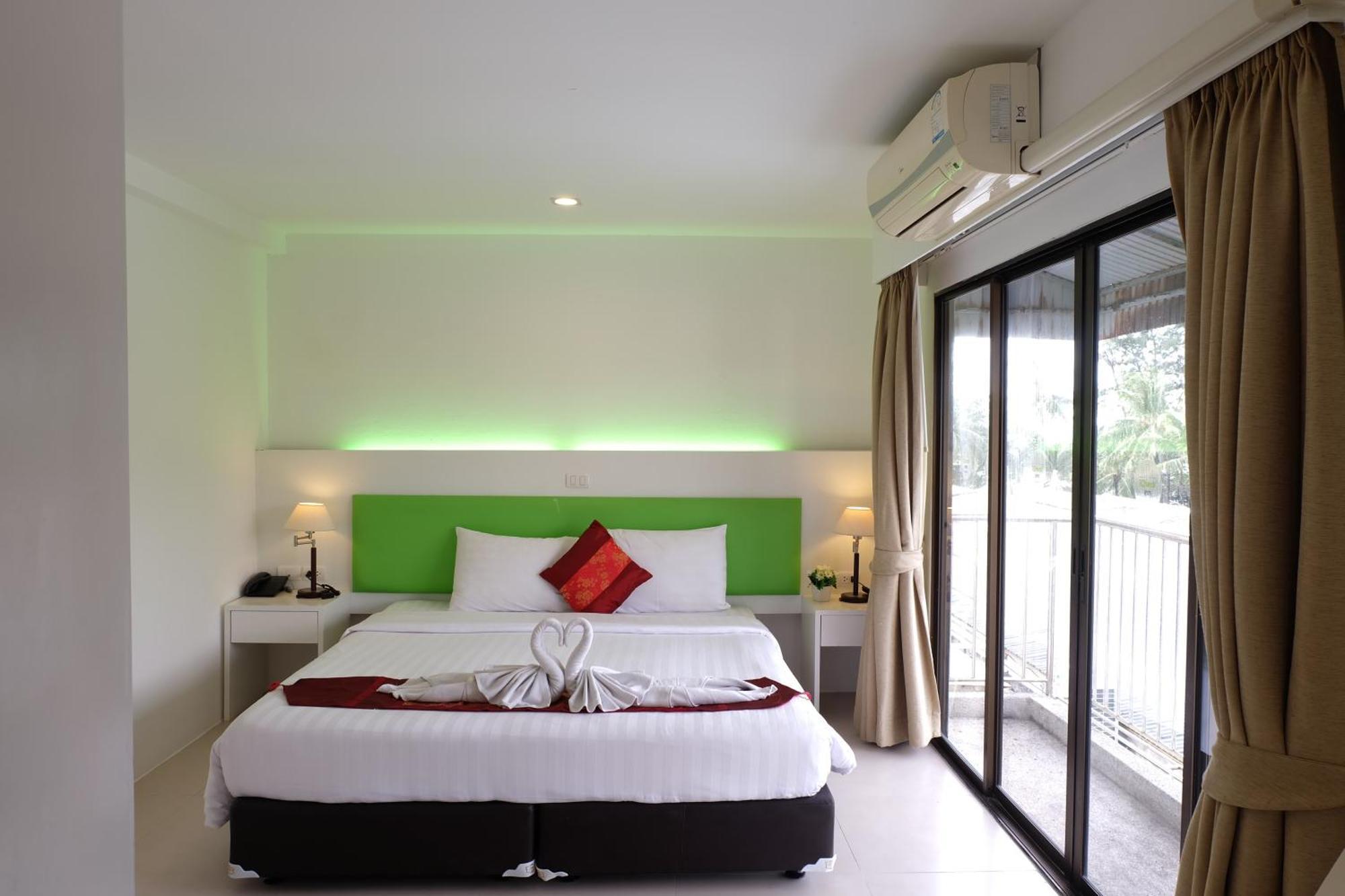 Armoni Patong Beach Hotel Zimmer foto